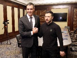 Volodymyr Zelenskyy meets with Pedro Sanchez